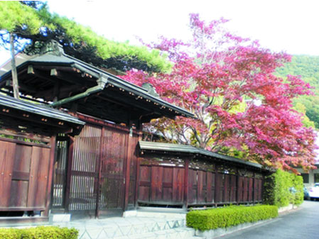 �ձ����޺ý���&nbsp;����������Ů��ԡ��ô��